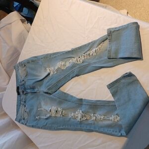 𝅺UWD SKINNY JEANS DESTROYED BRAND NEW WITHOUT TAGS (ONLY TRIED THEM ON) SIZE 11